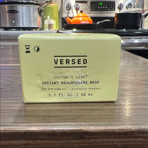 Versed Instant Resurfacing Mask NIB! Never been opened! - Picture 2 of 11